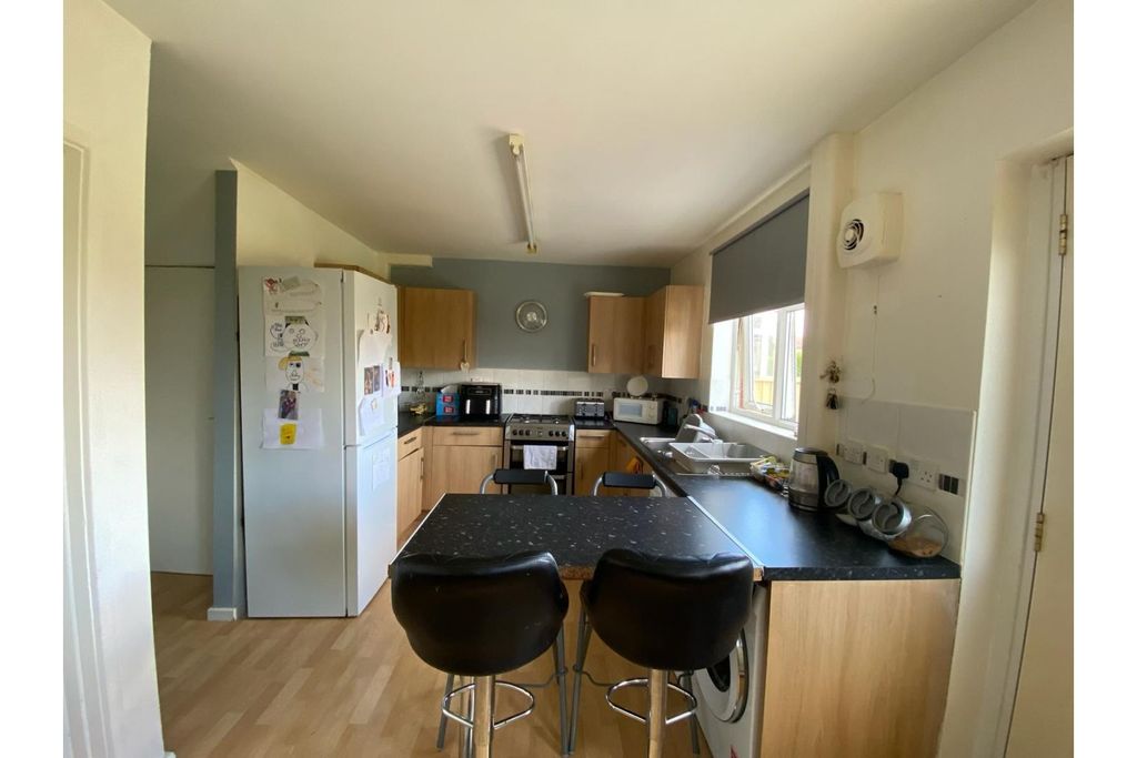 Property photo 3 of 12 Kitchen/Dining Room