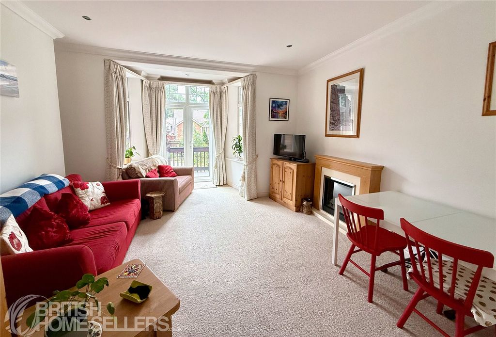 Property photo 2 of 14 Picture No. 10