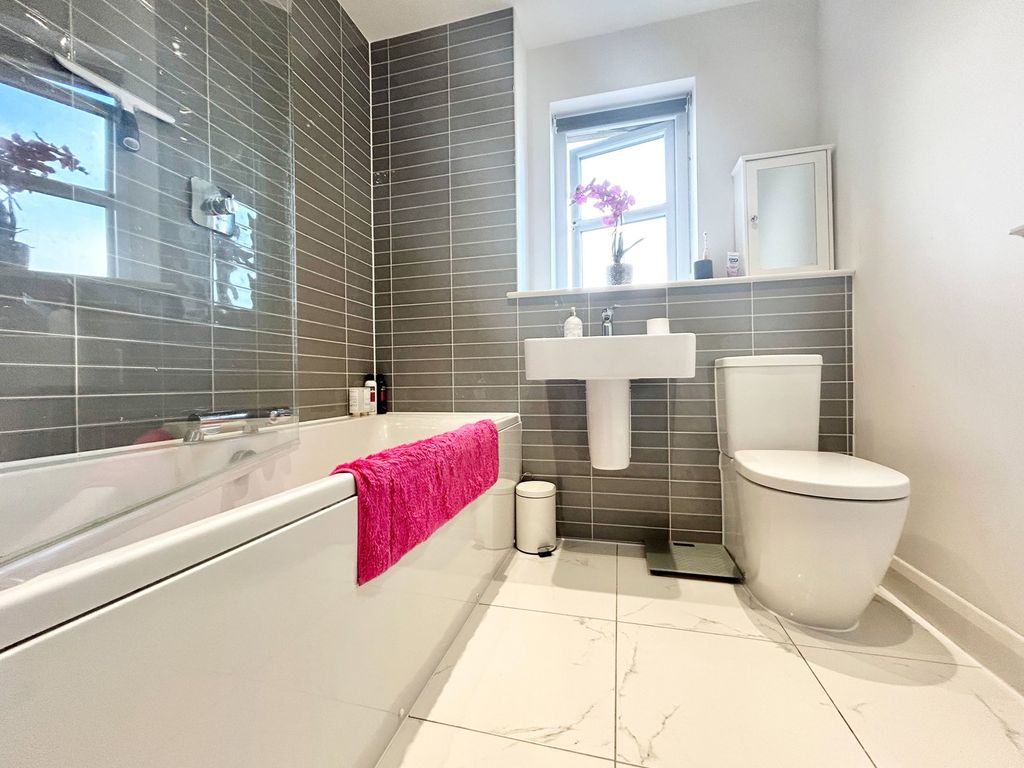 Additional image 10 of 2 bed flat for saleLon Y Dderwen, Conwy LL32