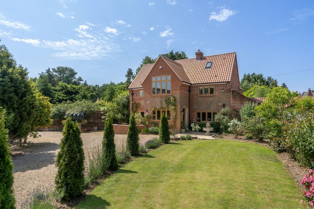 Property photo 1 of 34