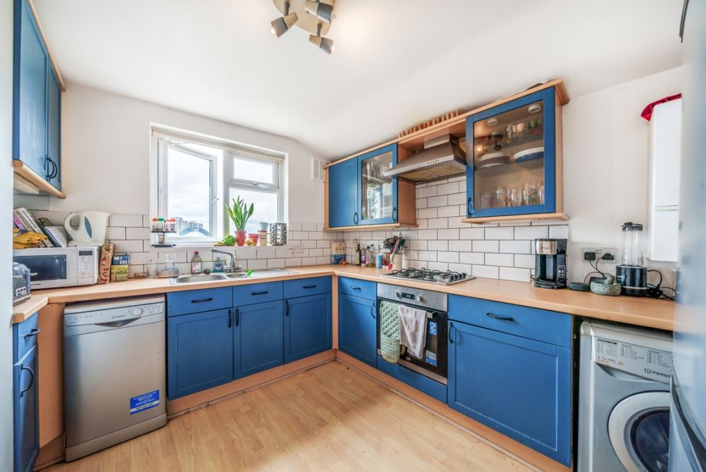 Property photo 2 of 7 1002834 (5)