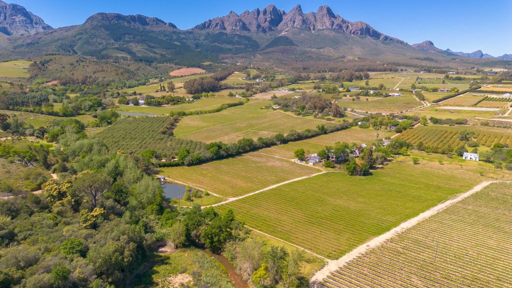 Property photo 3 of 18 Tk1717908