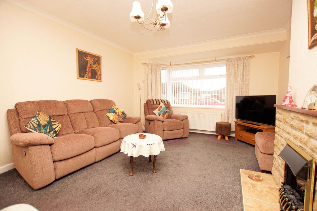 Property photo 2 of 14 Lounge