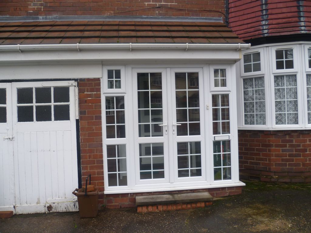 Property photo 1 of 1 A 4 Bedrooms , West Bromwichs Prime Location Property Avaialable To Let.