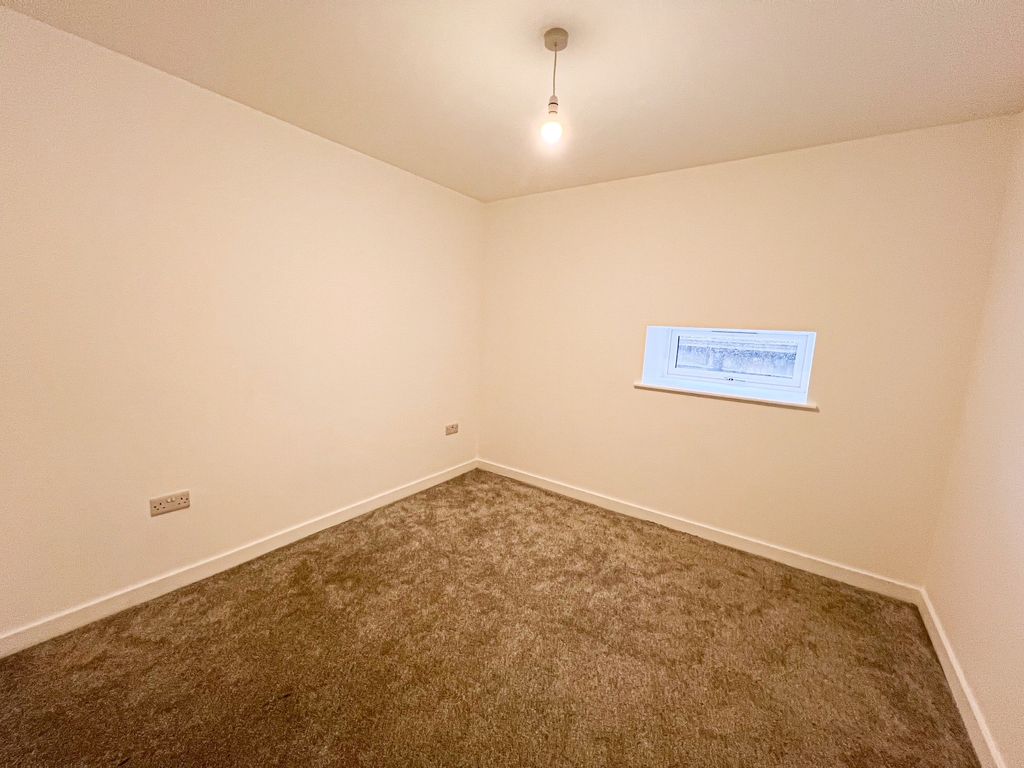 Property photo 3 of 7 Bedroom 1