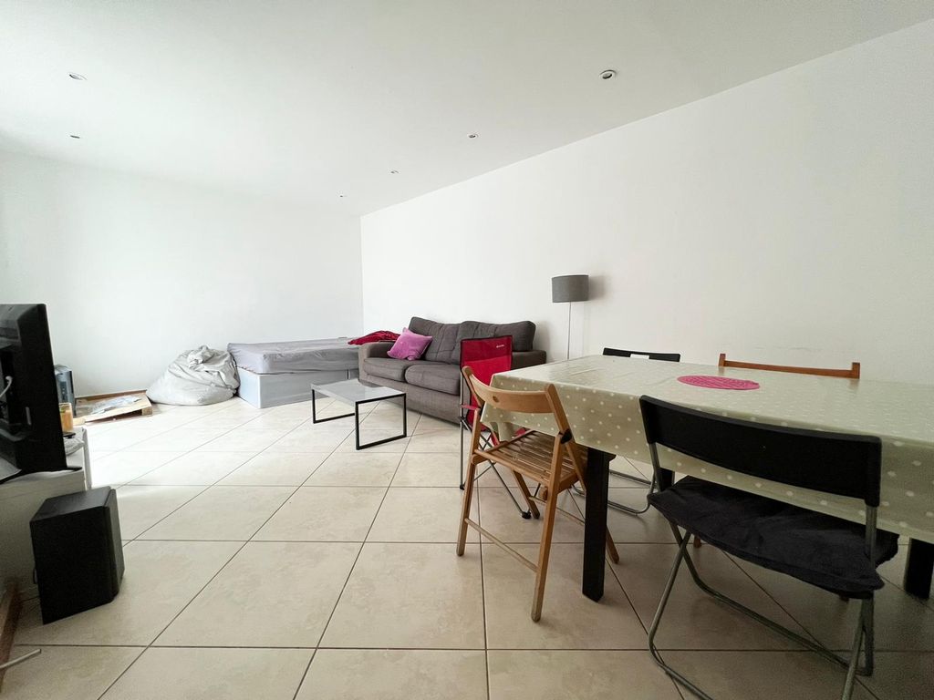 Property photo 2 of 11 Photo 3