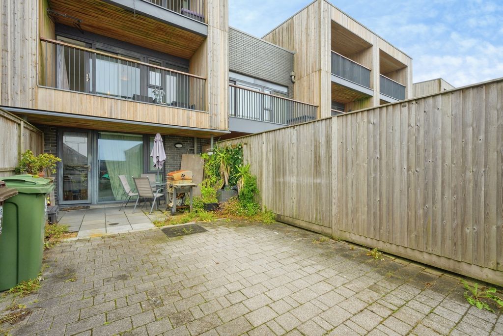 Property photo 2 of 19 Pbox-Img.Jpg