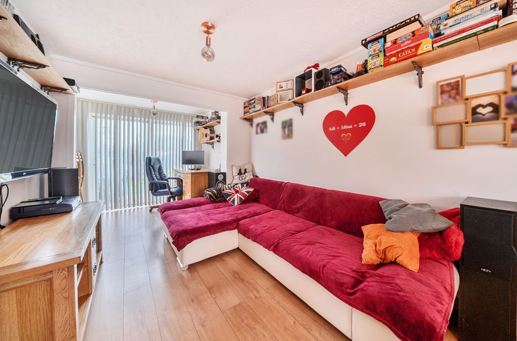 Property photo 3 of 20 1396222-12-695Fdc...