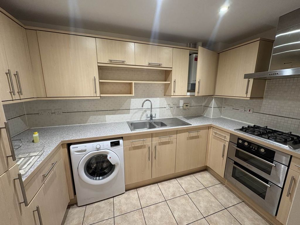 Property photo 3 of 9 Image002