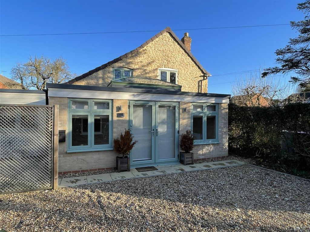 Property photo 1 of 13 Front Use.Jpeg