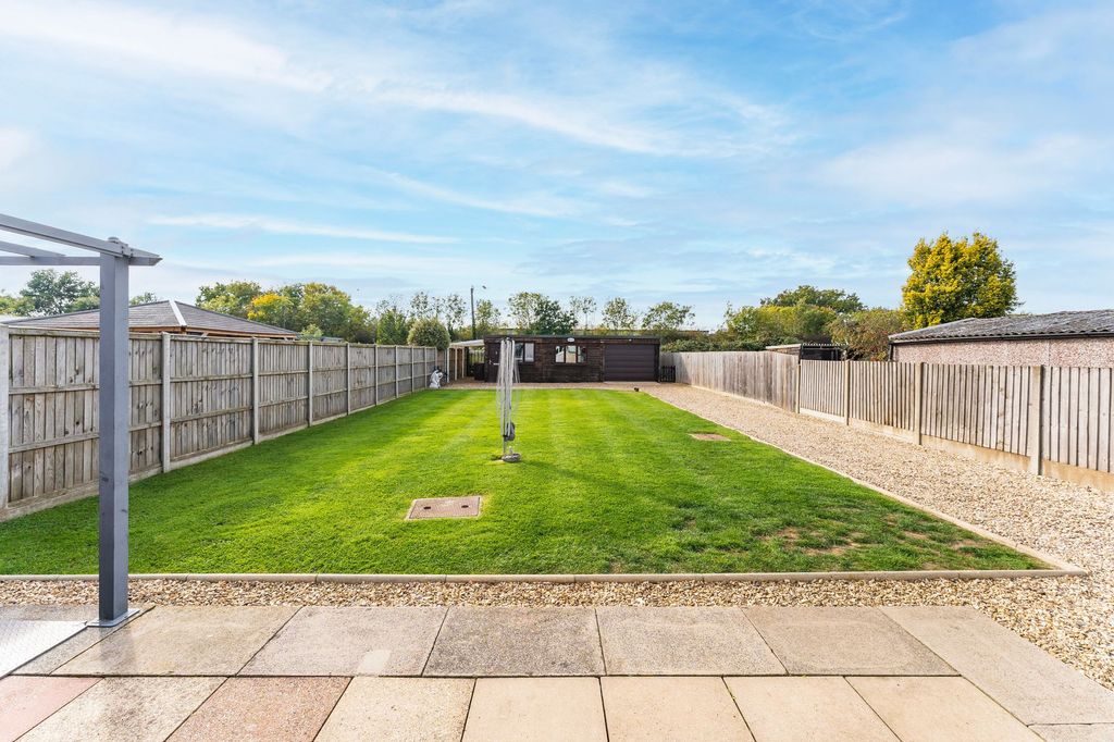 Property photo 2 of 20