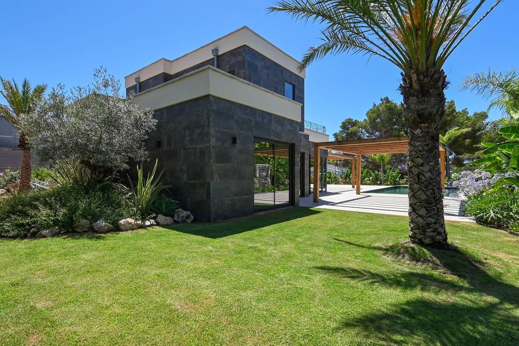 Property photo 3 of 50