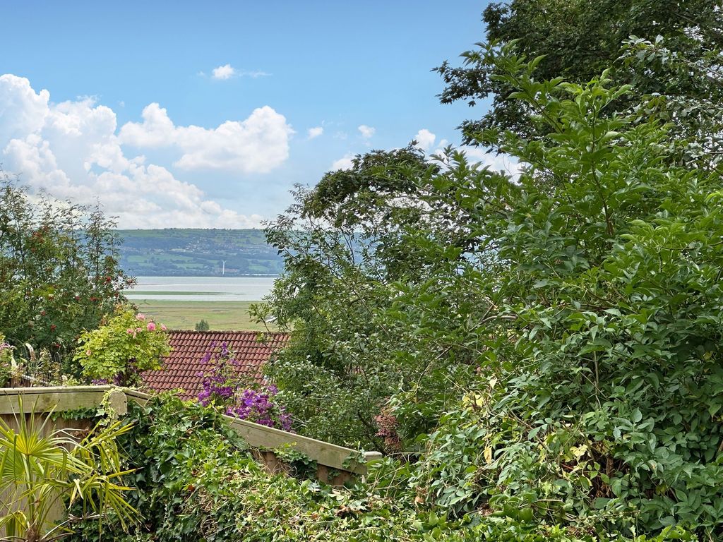 Property photo 2 of 30 Photo 32