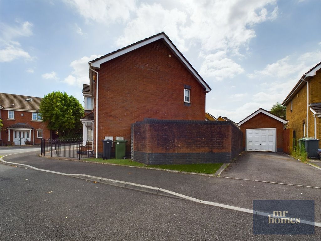 Property photo 2 of 49