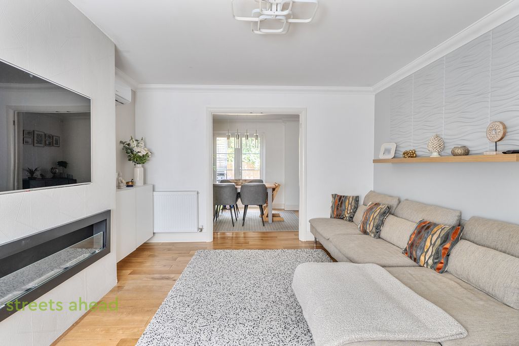 Property photo 3 of 21 532Aaa72-9338-4Ac...