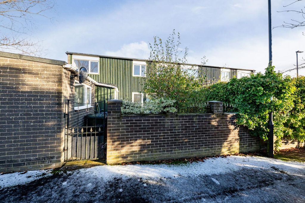 Property photo 1 of 16 External