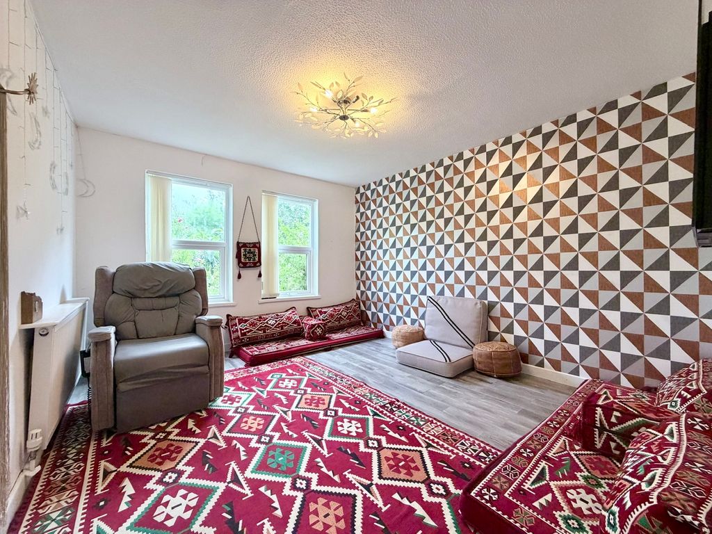 Property photo 3 of 17 Img_3697