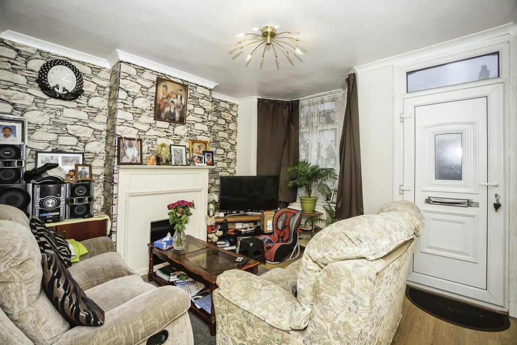 Property photo 2 of 15