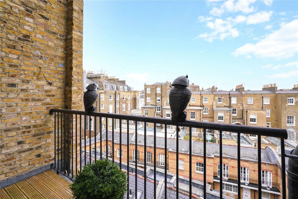 Property photo 2 of 14 Terrace