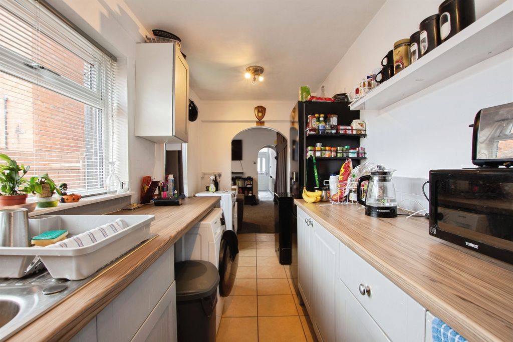 Property photo 2 of 17