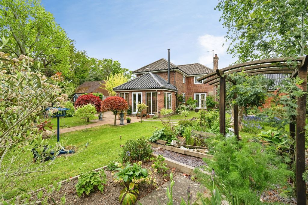 Property photo 2 of 39 Pbox-Img.Jpg