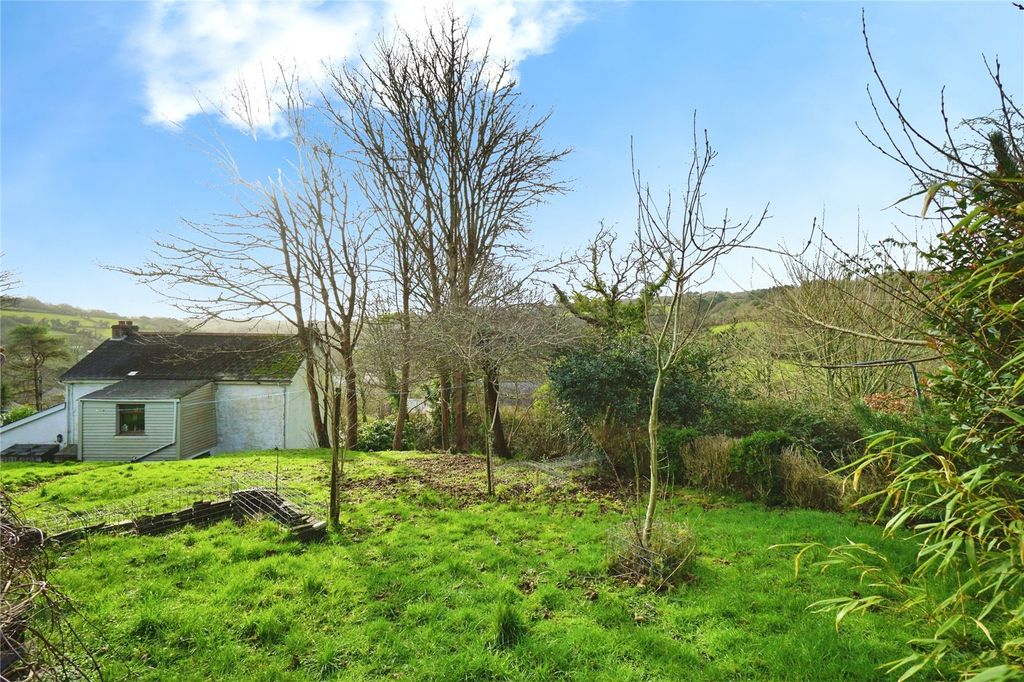 Property photo 3 of 16 Garden