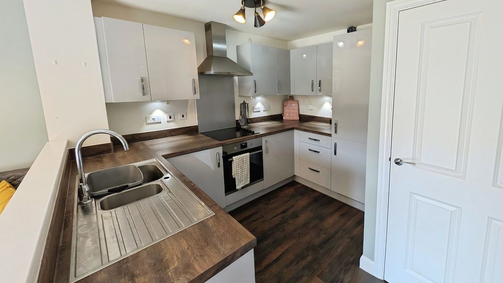 Property photo 3 of 22 Pbox-Img.Jpg
