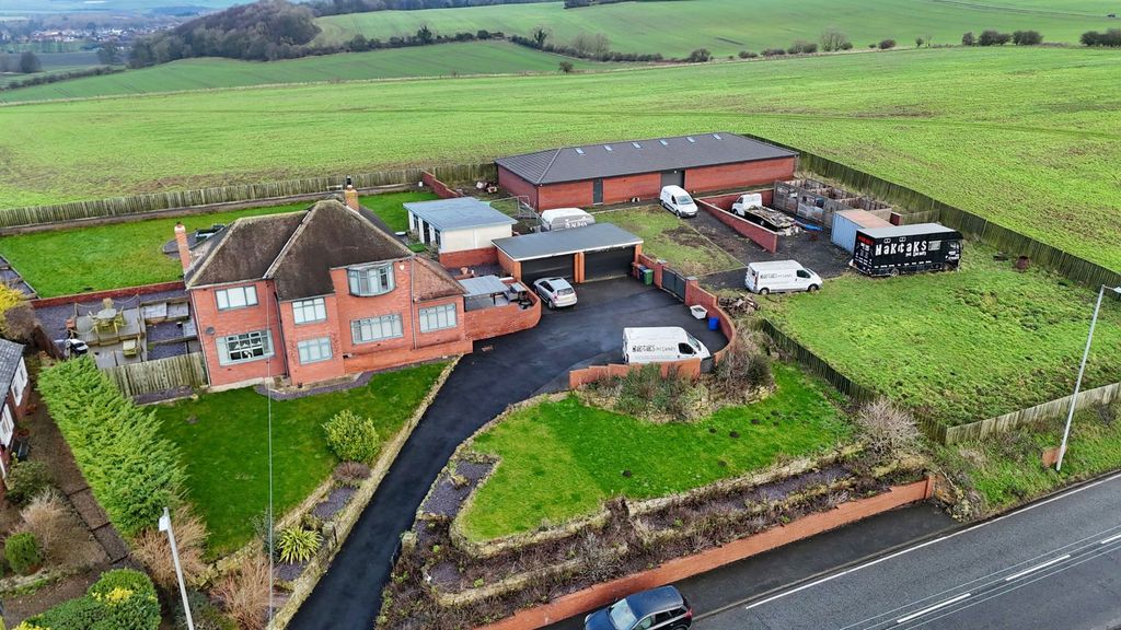 Property photo 2 of 40