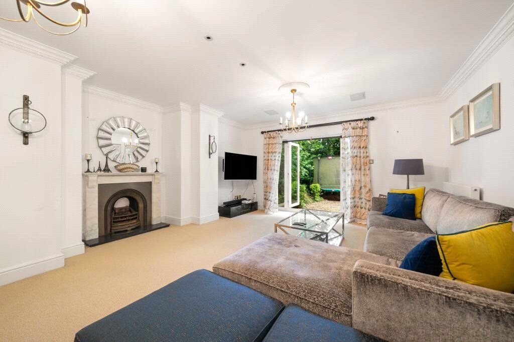 Property photo 3 of 17 Drawing Room