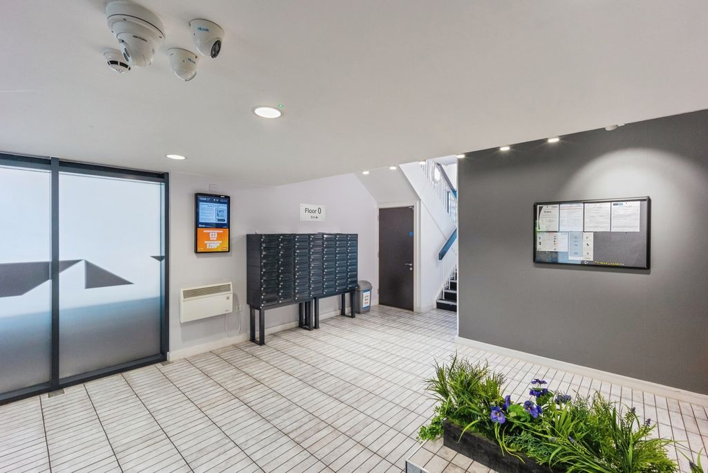 Property photo 3 of 14 Pbox-Img.Jpg