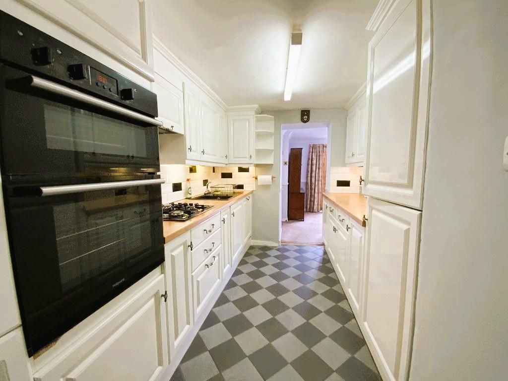 Property photo 3 of 14 Kitchen 11' x 7'11