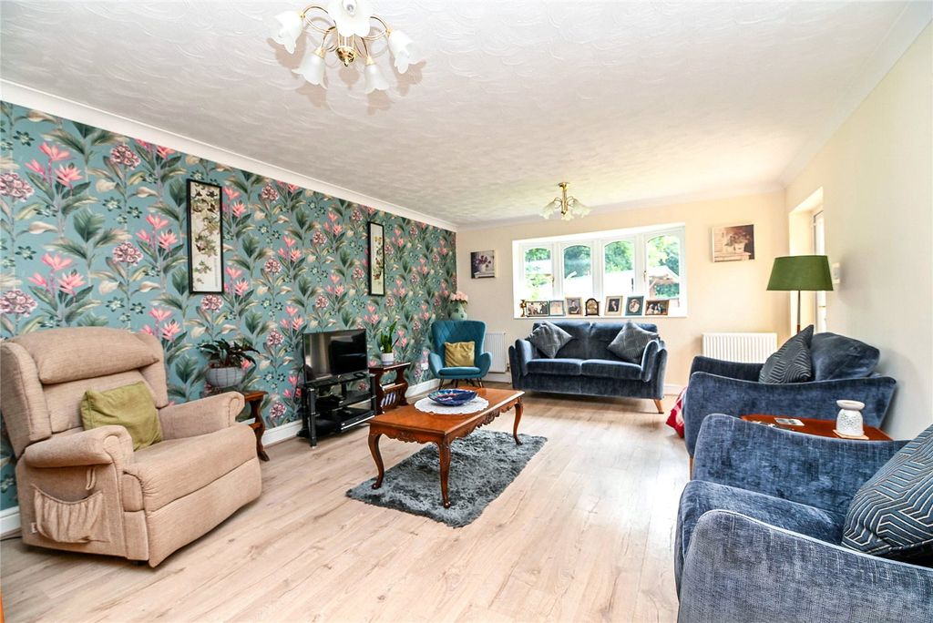 Property photo 2 of 41 Picture No. 23