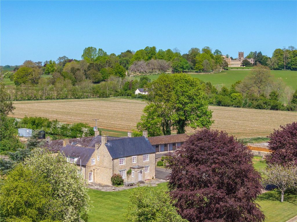 Property photo 2 of 23 Lower Aynho Grounds