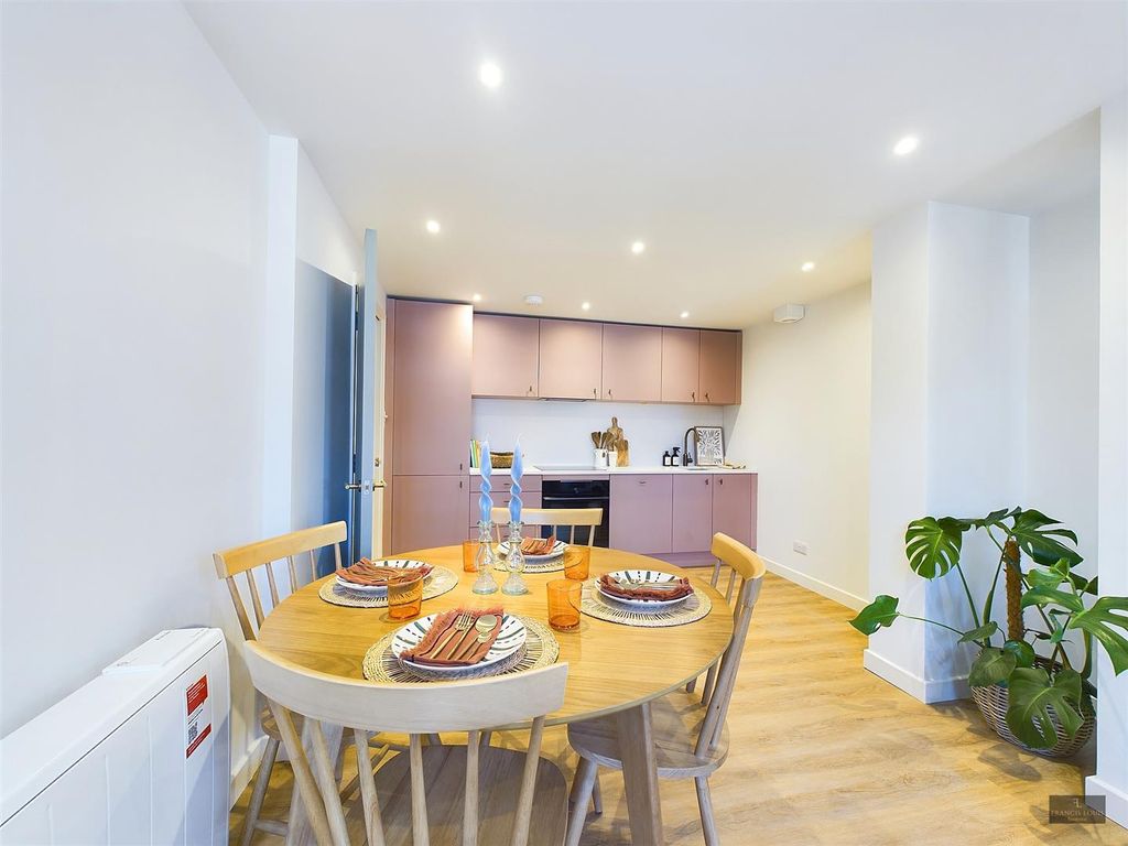 Property photo 1 of 12 Cam02887G0-Pr0281-Still008.Jpg