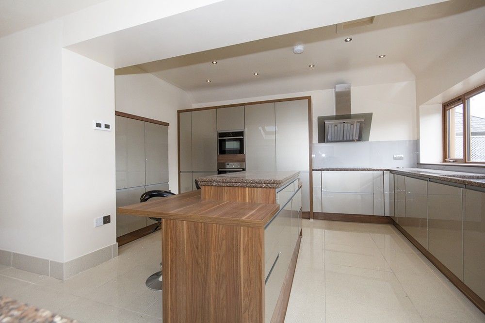 Property photo 3 of 12 415Gw 6