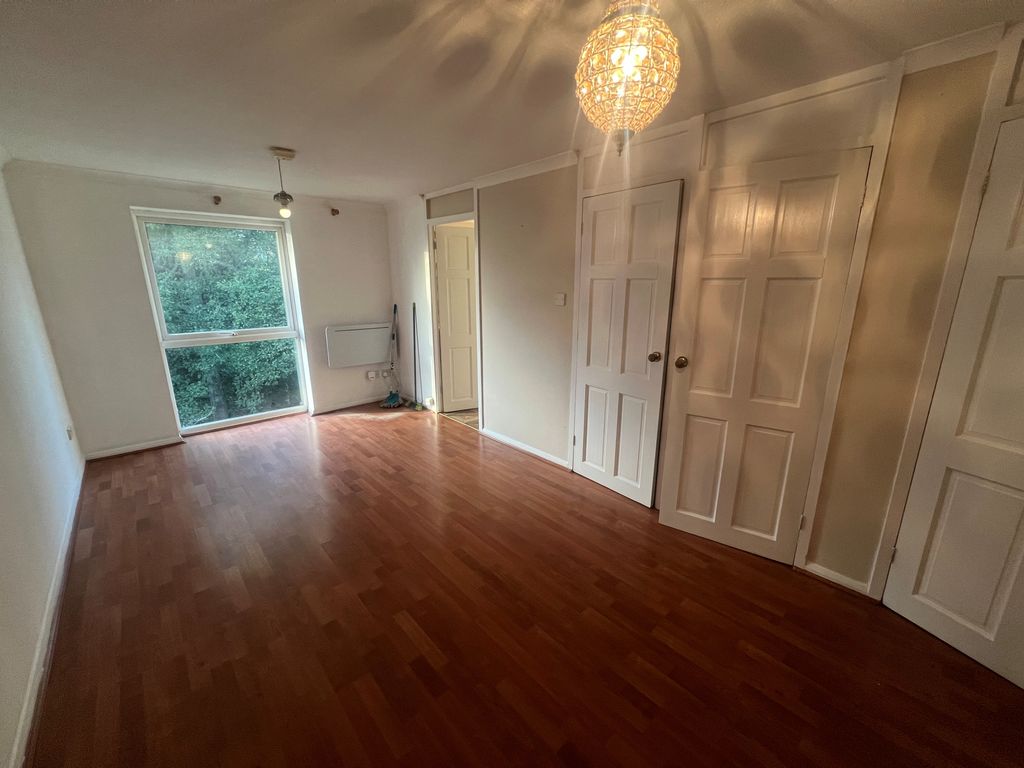 Property photo 3 of 7 Lounge