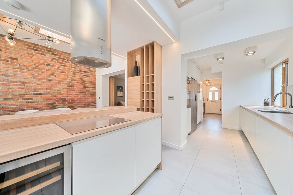 Property photo 1 of 25 1488892-18-6A4E1E...