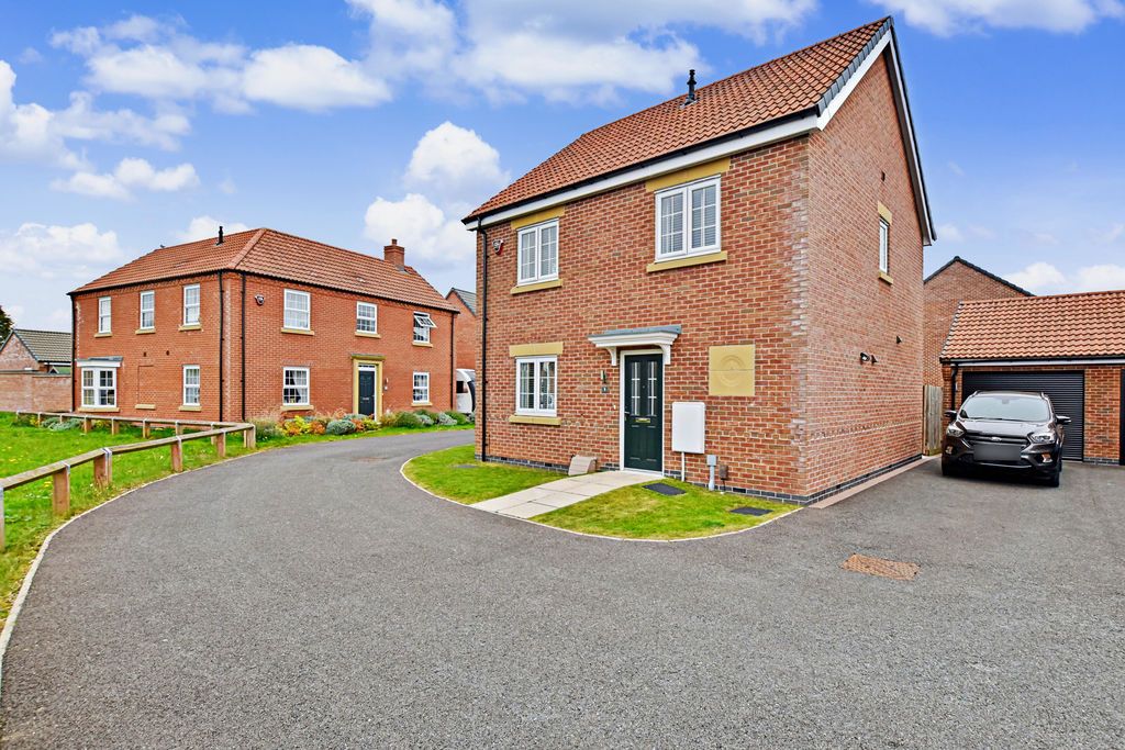 Property photo 1 of 20 Photo 16