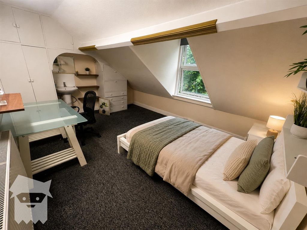Property photo 2 of 8 Bedroom 5.Png