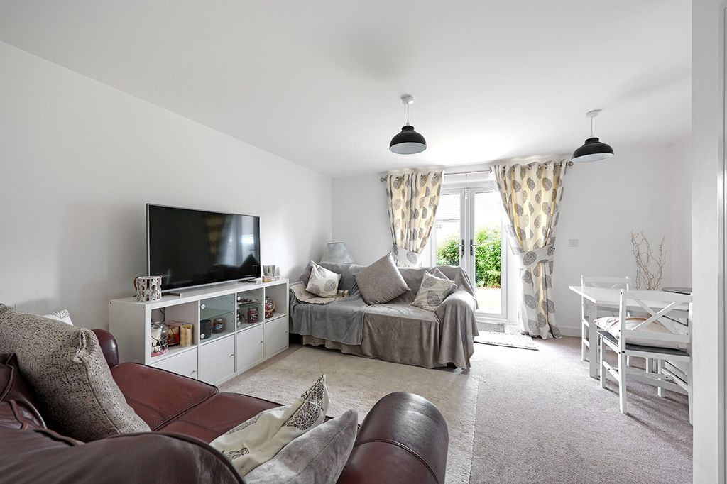 Property photo 2 of 18 4683114