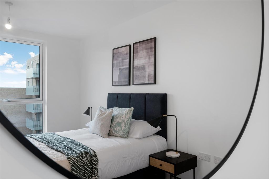 Property photo 3 of 19 6