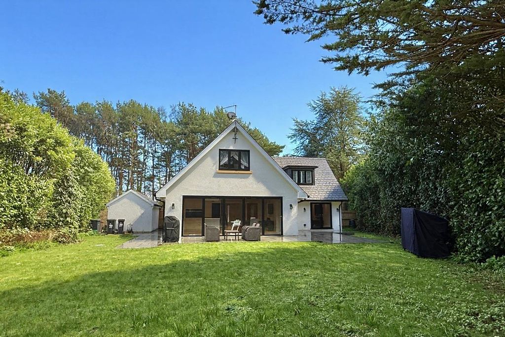 Property photo 2 of 27 Gallery