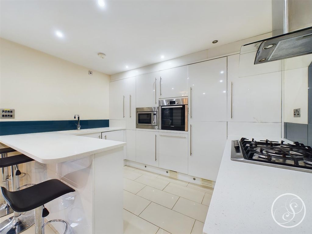 Property photo 2 of 10 Cam02071G0-Pr0467-Still002.Jpg
