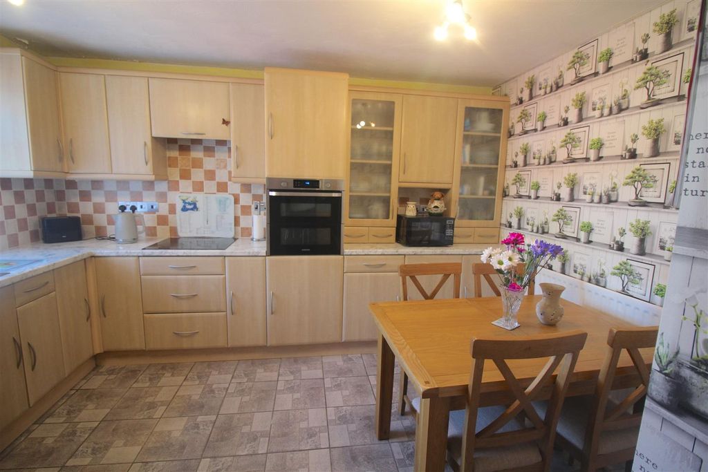Property photo 3 of 12 Img_3392.Jpg
