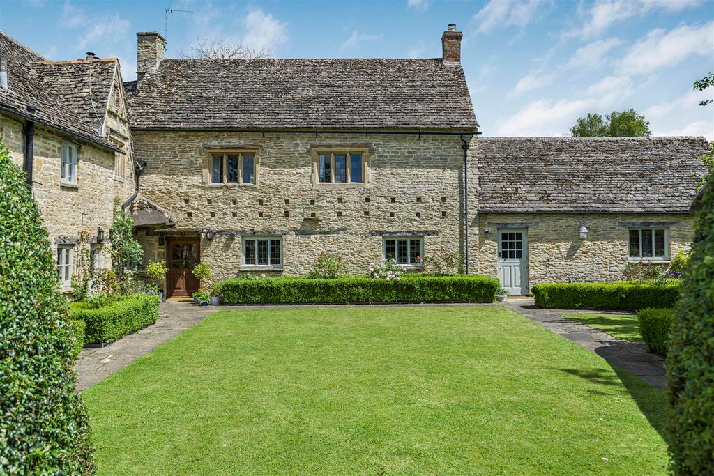 Property photo 3 of 39