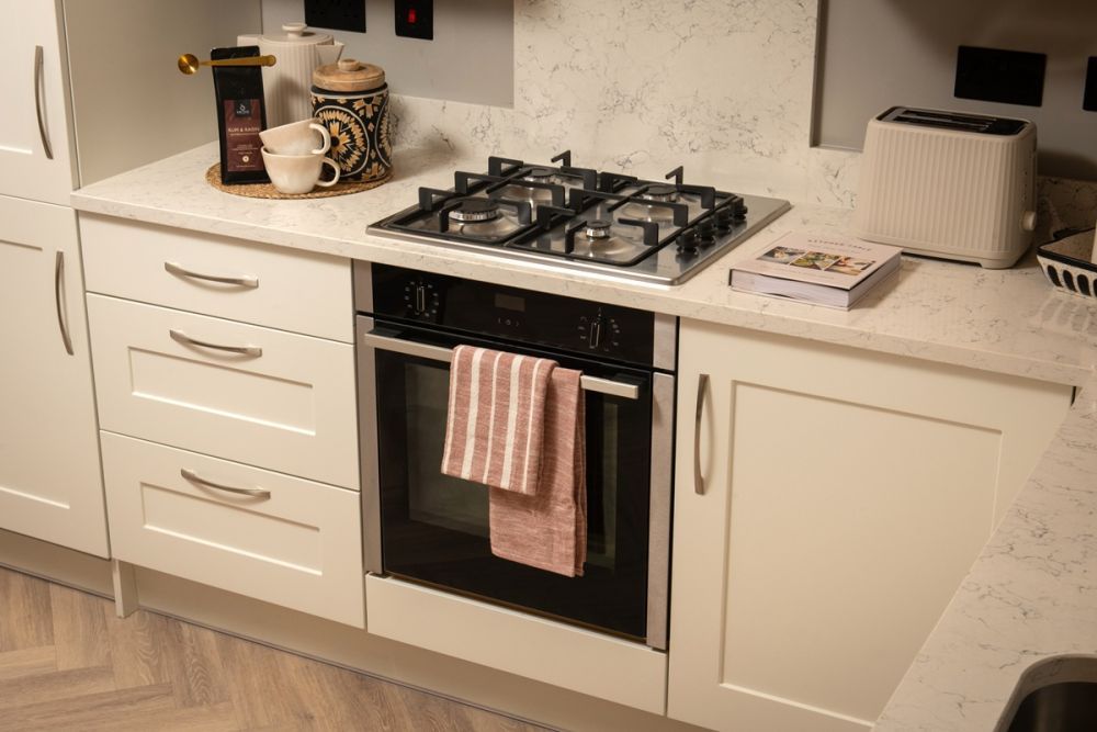 Property photo 3 of 10 10 Crest Nicholson At Branston Locks The Hadleigh Internals Bedroom 3