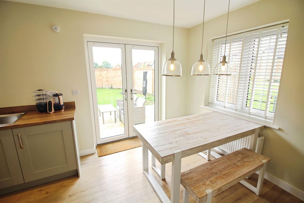 Property photo 3 of 13 Kitchen/Diner