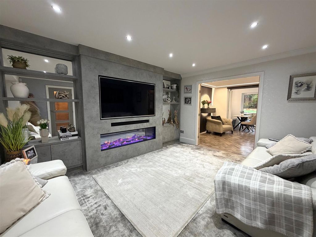 Property photo 2 of 75 E2.Jpeg