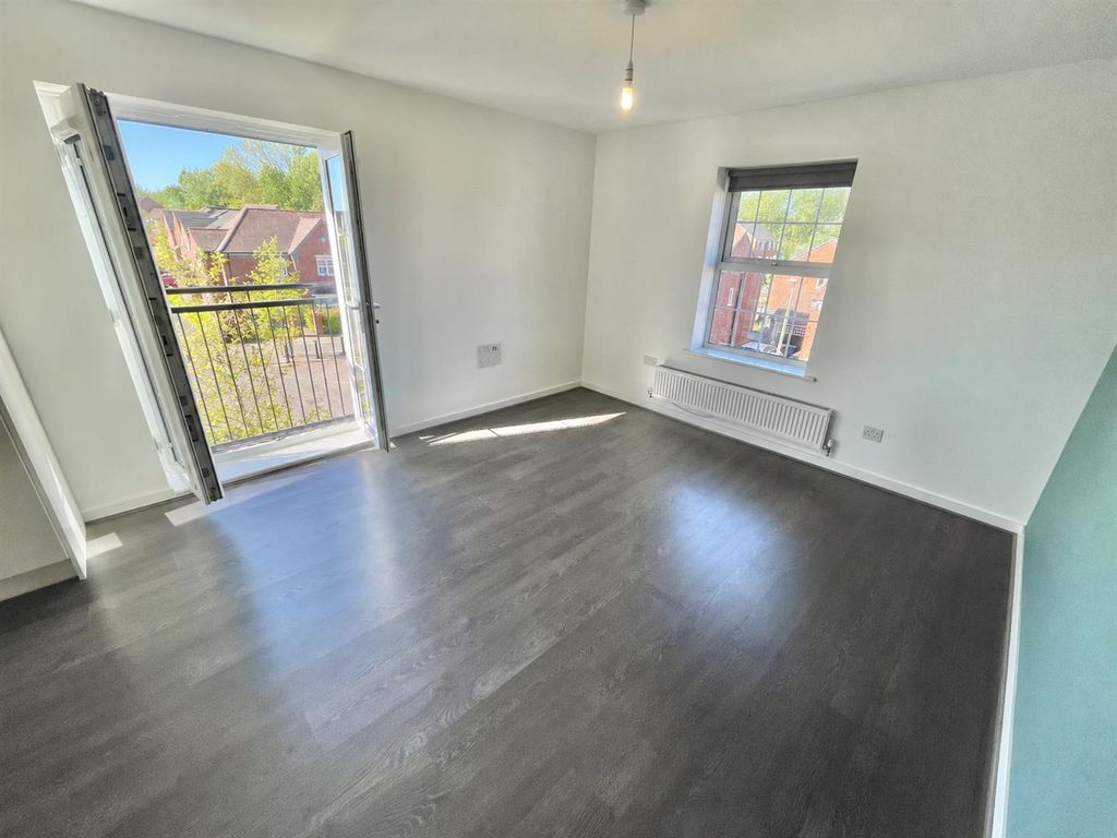 Property photo 2 of 14 Open Plan Lounge/Kitchen/Dining Room
