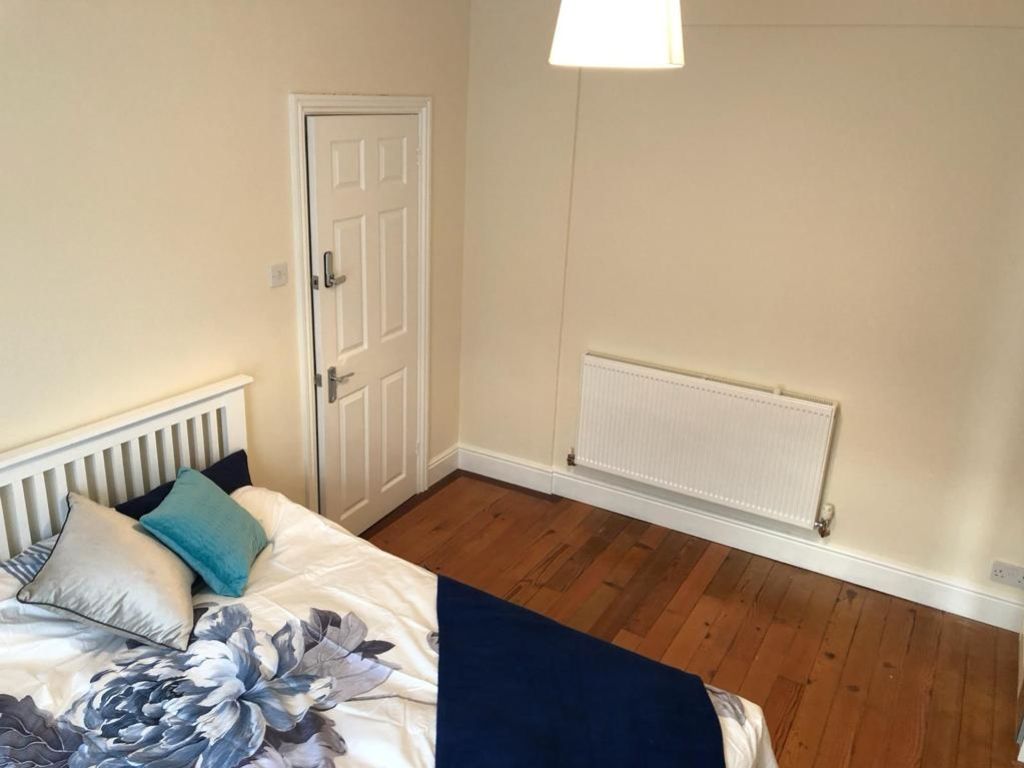 Property photo 3 of 10 Bedroom 1B Double